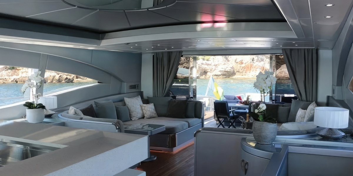 Аренда моторной яхты Mangusta 108 JFF во Франции